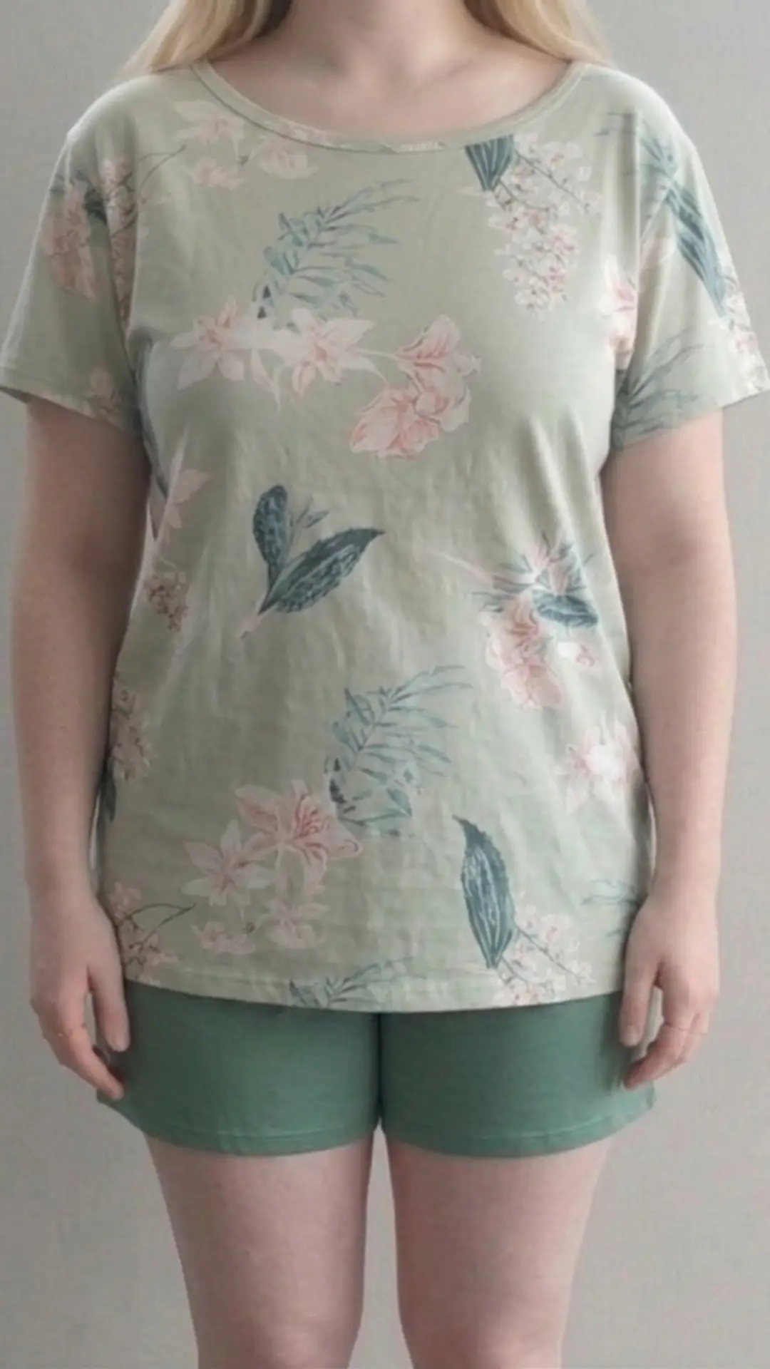 Image de Haut de pyjama à motif floral – Vert sauge – Taille L, 1/1