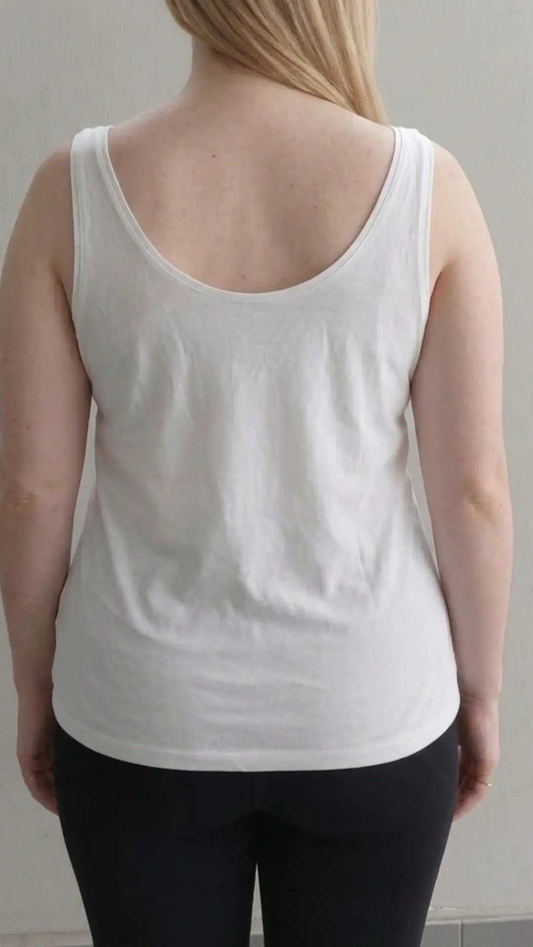 Image de Débardeur blanc Sisley - Imprimé "Jambes & Bas" - Taille L, 2/3